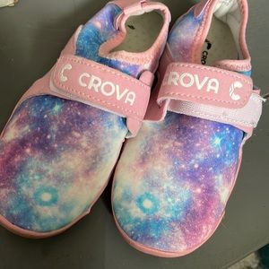 Crova Kids Galaxy Pink and Purple Girls Water Shoes Hiking Shoes Size 13.5 EUC